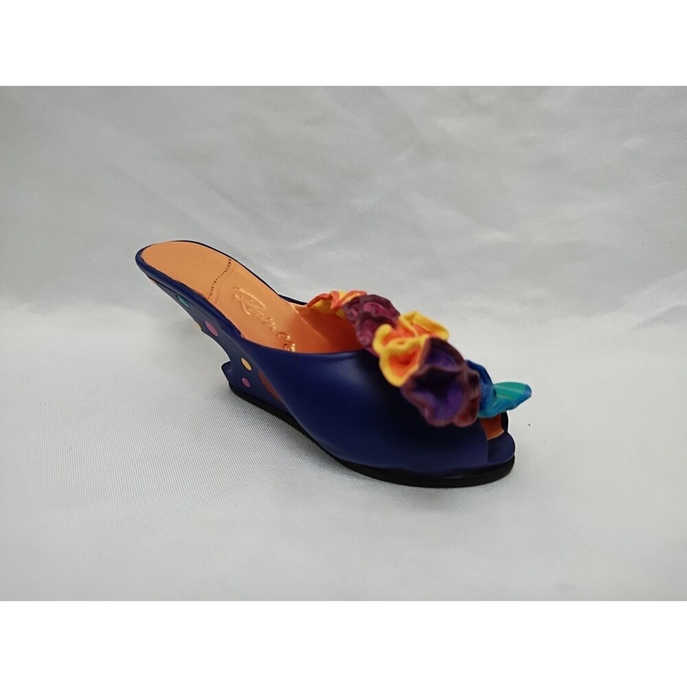 1999 Raine Just The Right Shoe Rio Figurine